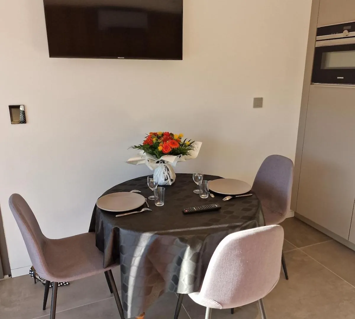 Cote Lac - Apartment In Luxury Villa Tresserve