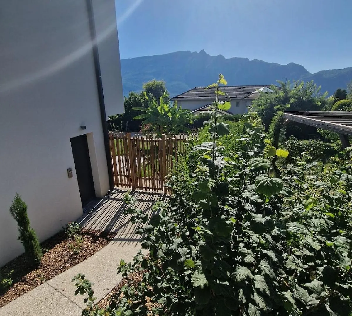 Cote Lac - Apartment In Luxury Villa Tresserve