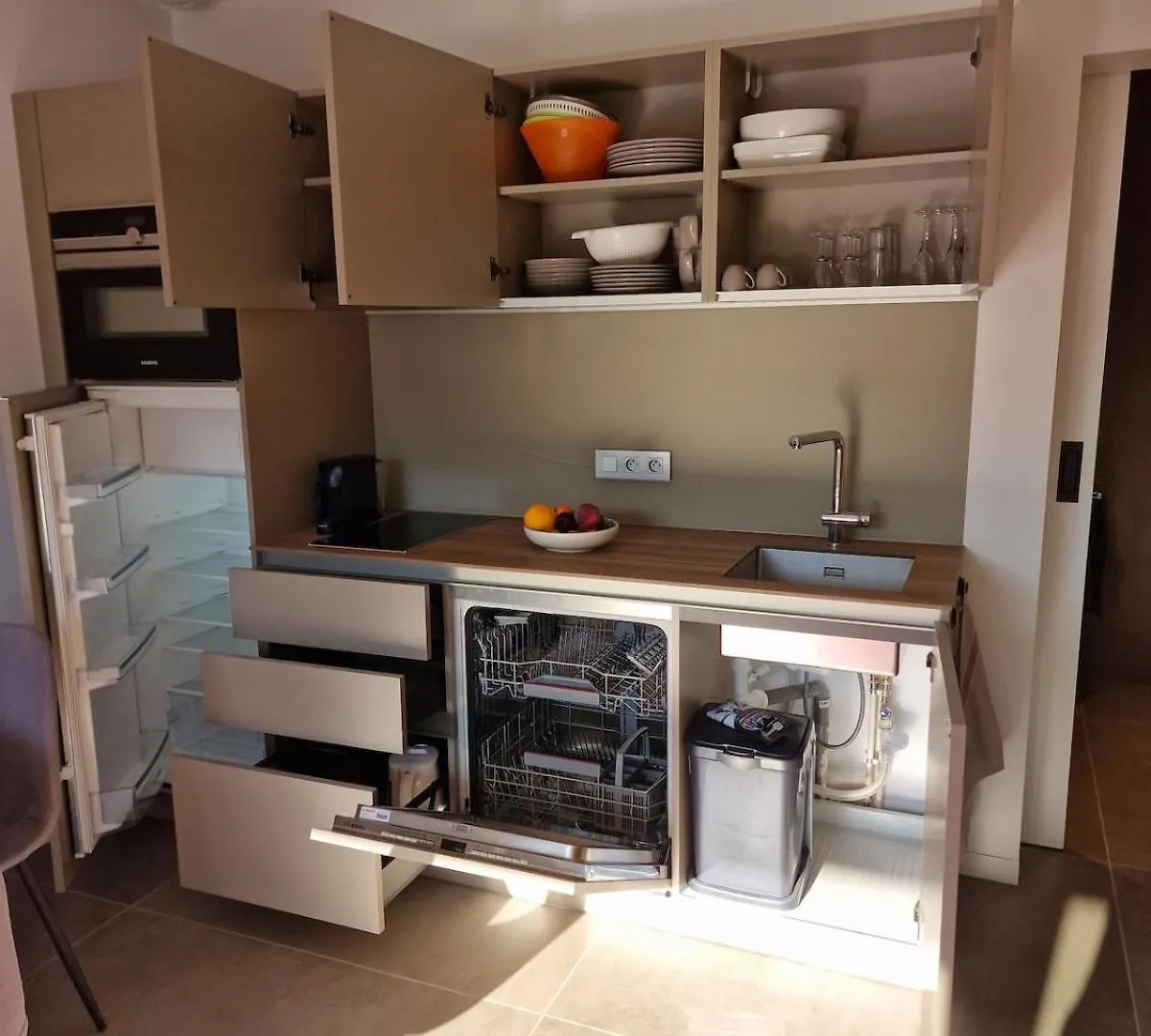 Cote Lac - Apartment In Luxury Villa Tresserve