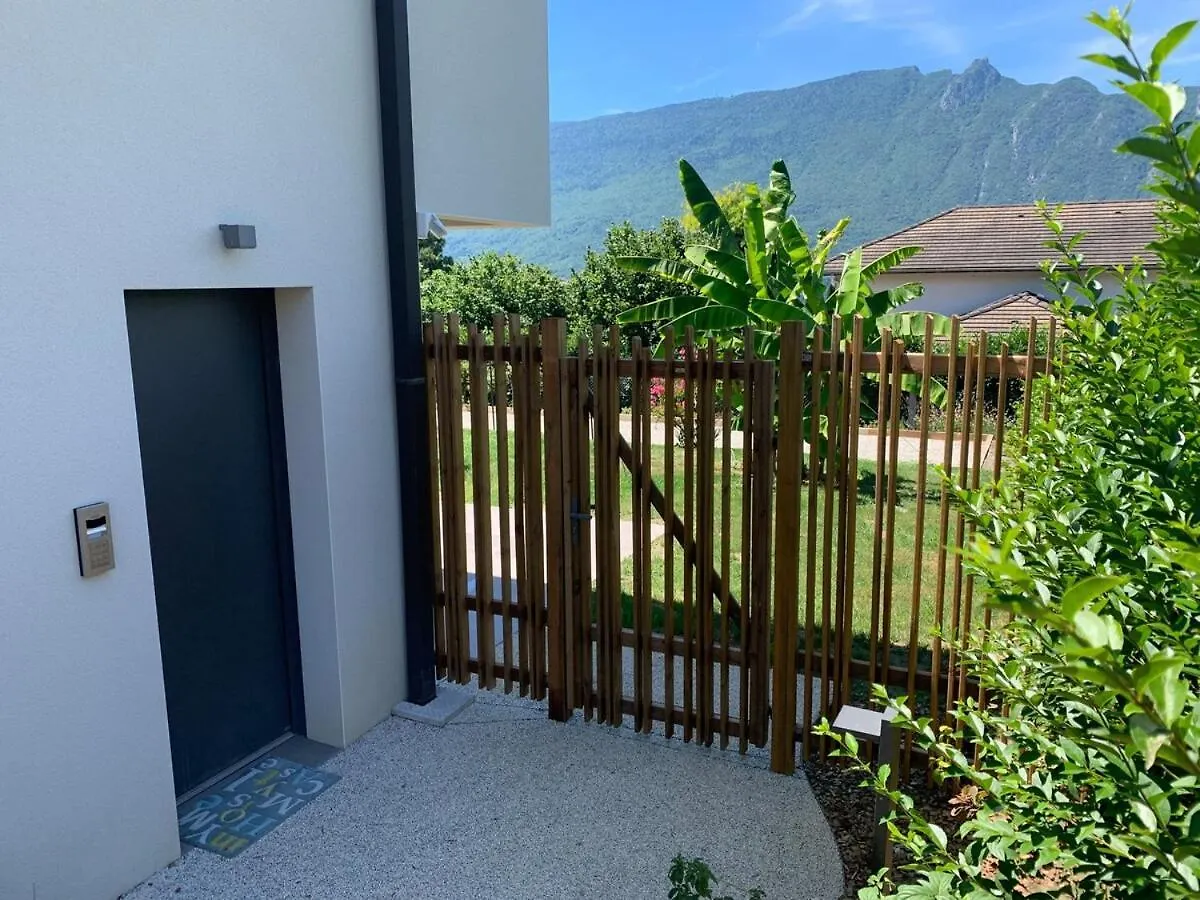 Cote Lac - Apartment In Luxury Villa Tresserve フランス